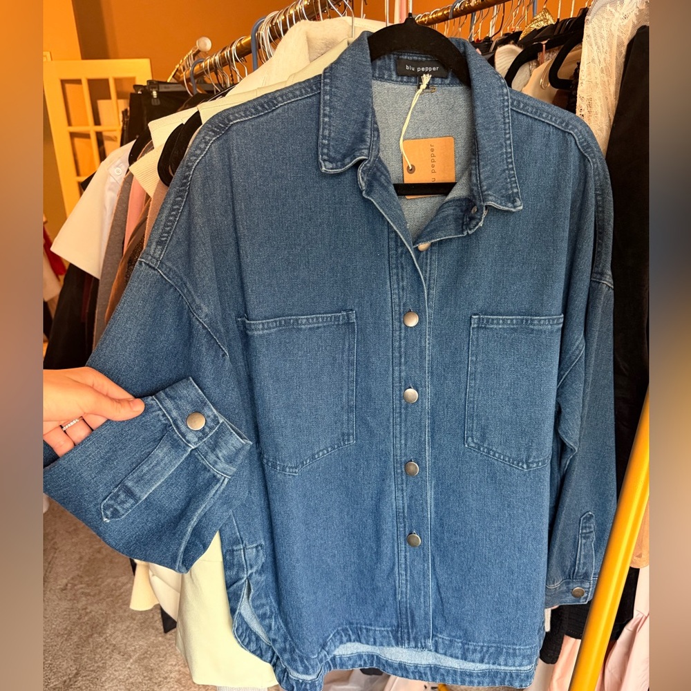 Oversized pocket front button front collared shaker style denim jeans jacket